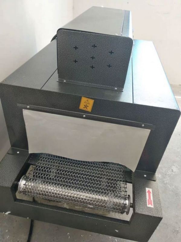 Горячая продажа Маленькая пластиковая пленка Тепловая туннель Сжимается режущая упаковочная машина для бутылки/коробки Легко работать