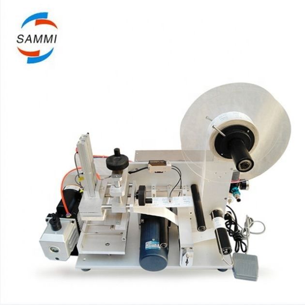 Горячая продажа Электрическая плоская бутылка маркировочная машина низкая стоимость Профессиональная квадратная бутылка наклейка высокая точность маркировочная машина