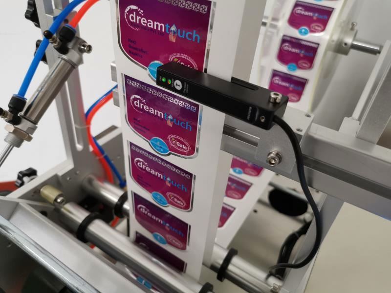 Машина для этикетирования круглых пластиковых бутылок с водой, настольная, двусторонняя, с счетчиком