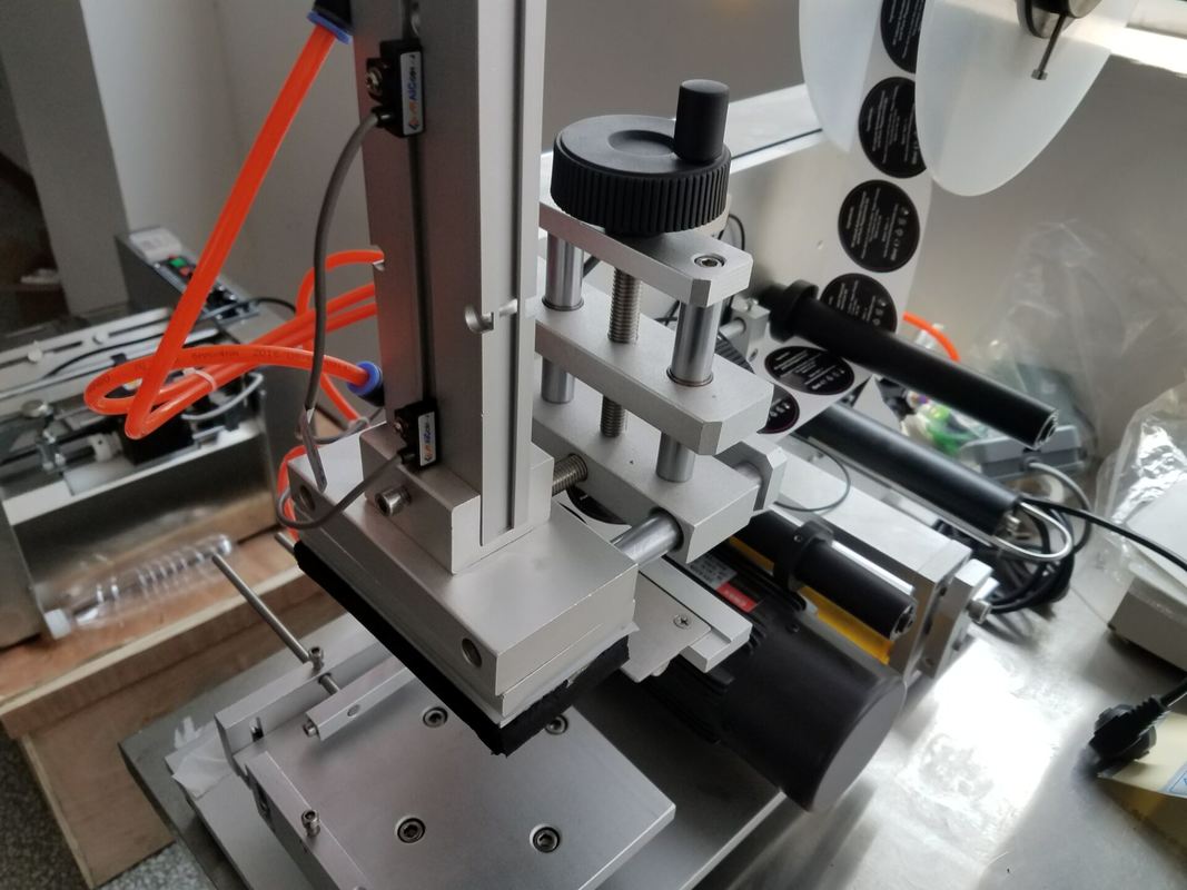 Высокая точность стабильная плоская поверхность маркировки машины квадратная бутылка, коробка многосторонний компактный наклейка на этикетки для малого бизнеса