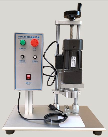 Многоцелевой рабочий стол капер Полуавтоматический уплотнитель для пластиковых бутылок Электрические винтовые крышки Система затягивания Хорошая цена