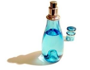 Профессиональная компактная настольная парфюмерная режущая машина Пневматическая полуавтоматическая 13mm-20mm небольшая бутылка