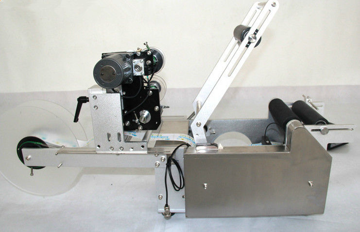 Высококачественная полуавтоматическая этикетировочная машина MT-50D для круглых бутылок/банок с термокодировщиком